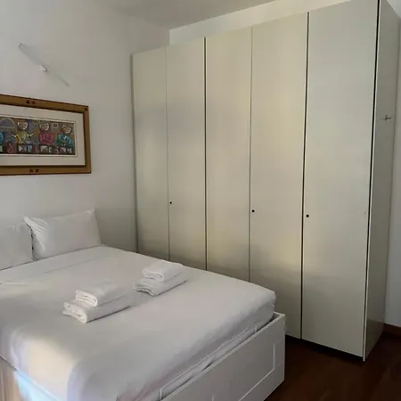 In Palazzo Storico * מילאנו